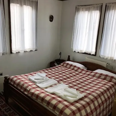 Дом отдыха Tacheva Family House - Pool Access Боженците