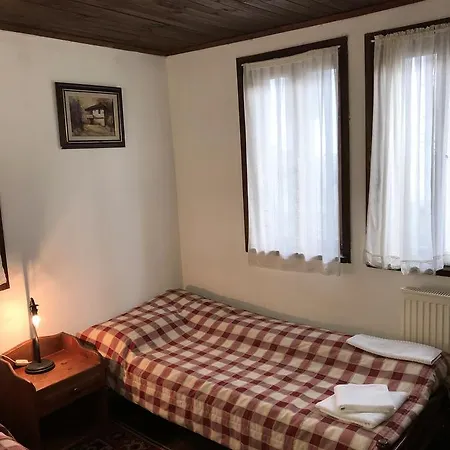 Tacheva Family House - Pool Access Дом отдыха Боженците