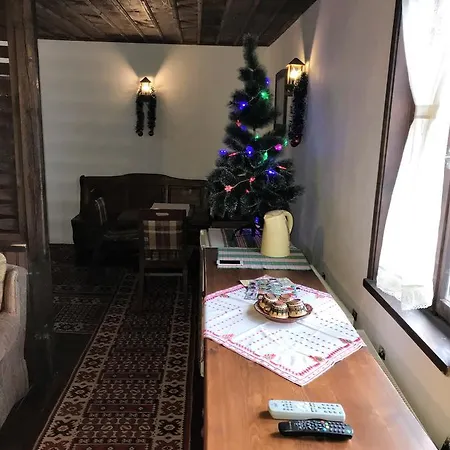 Tacheva Family House - Pool Access