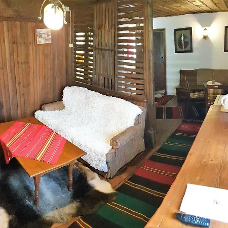 Дом отдыха Tacheva Family House - Pool Access Боженците