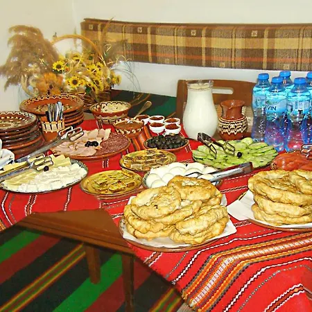 Дом отдыха Tacheva Family House - Pool Access *